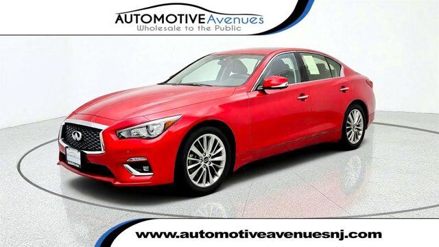 2023 INFINITI Q50 LUXE