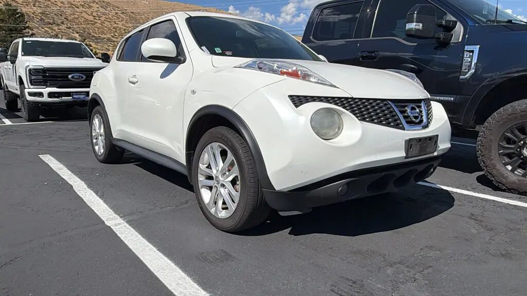 2014 Nissan JUKE S — photo 1 of 3