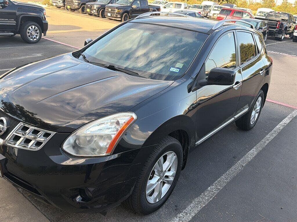 2013 Nissan Rogue S — photo 1 of 1