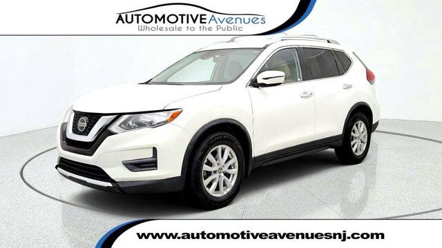 2019 Nissan Rogue SV — photo 1 of 13