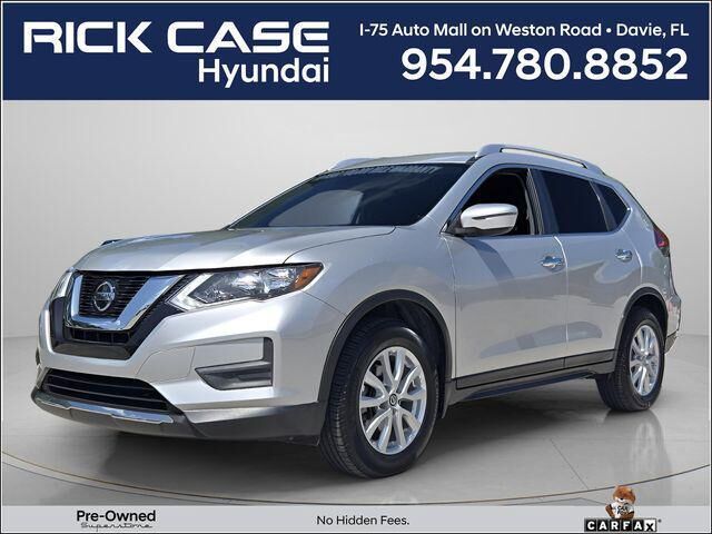 2019 Nissan Rogue SV — photo 1 of 12