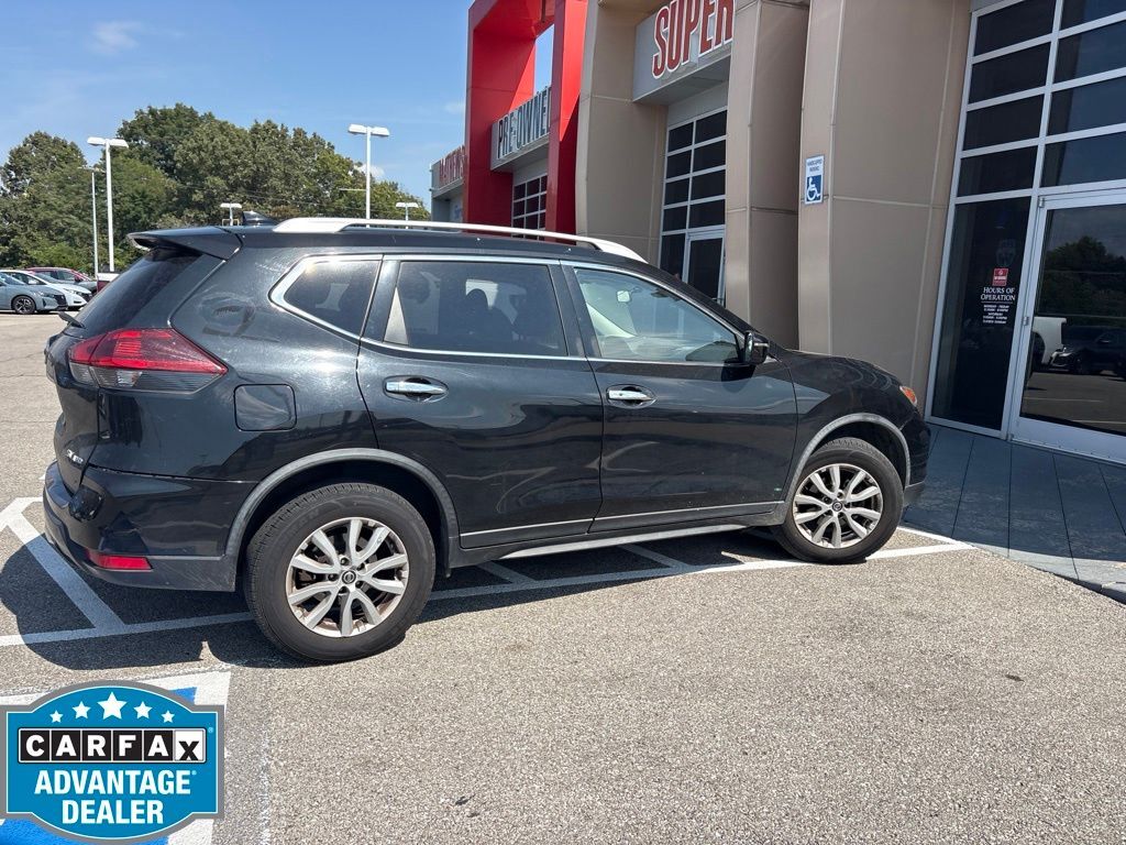 2018 Nissan Rogue SV — photo 1 of 1