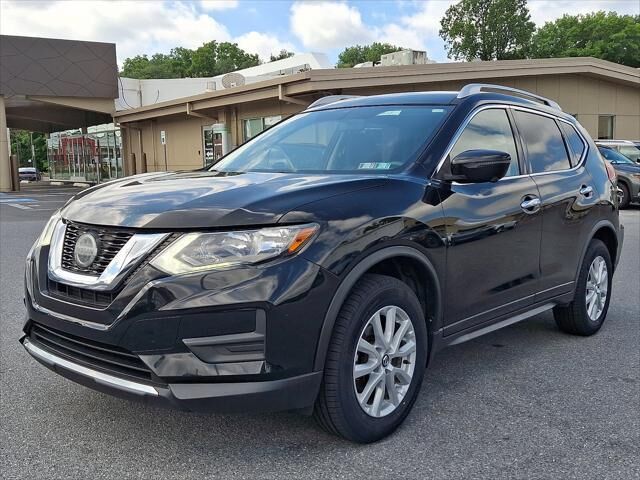 2018 Nissan Rogue SV — photo 1 of 13