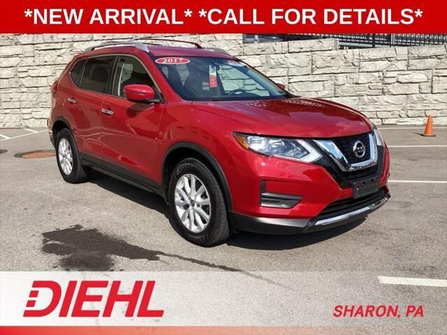2017 Nissan Rogue SV — photo 1 of 13