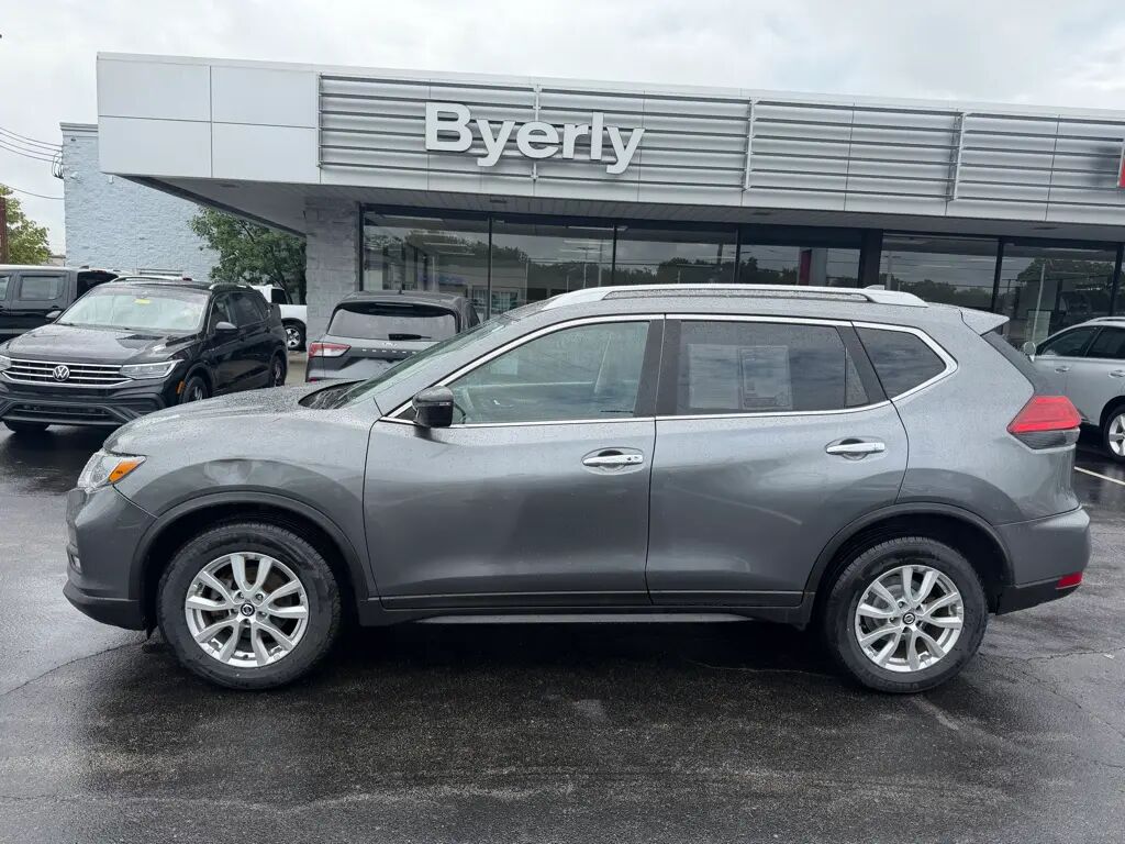 2017 Nissan Rogue S — photo 1 of 13