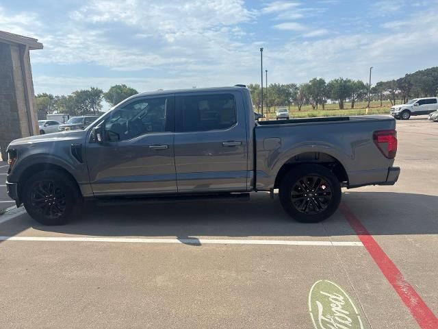2021 Nissan Armada SL — photo 1 of 4
