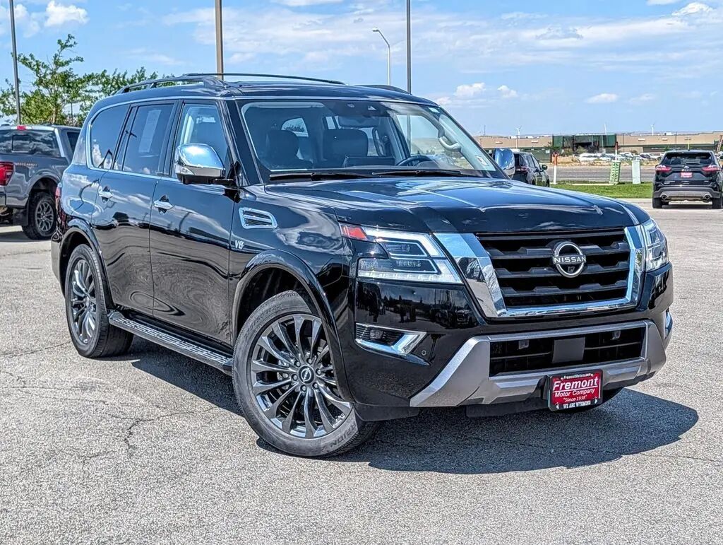 2022 Nissan Armada Platinum — photo 1 of 26
