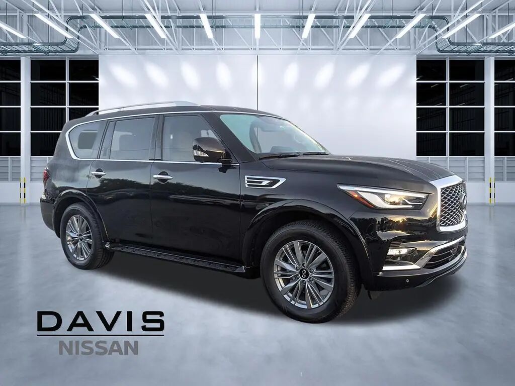 2024 INFINITI QX80 Luxe — photo 1 of 13