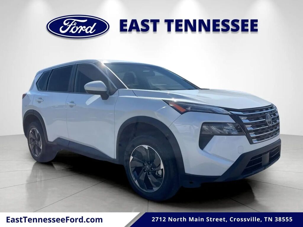 2025 Nissan Rogue SV — photo 1 of 13