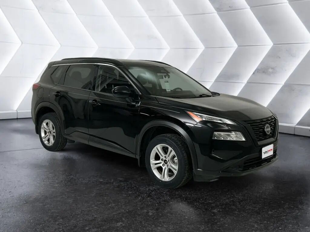 2023 Nissan Rogue SV — photo 1 of 13