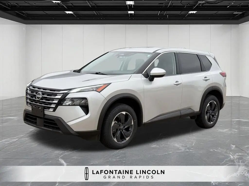2025 Nissan Rogue SV — photo 1 of 13