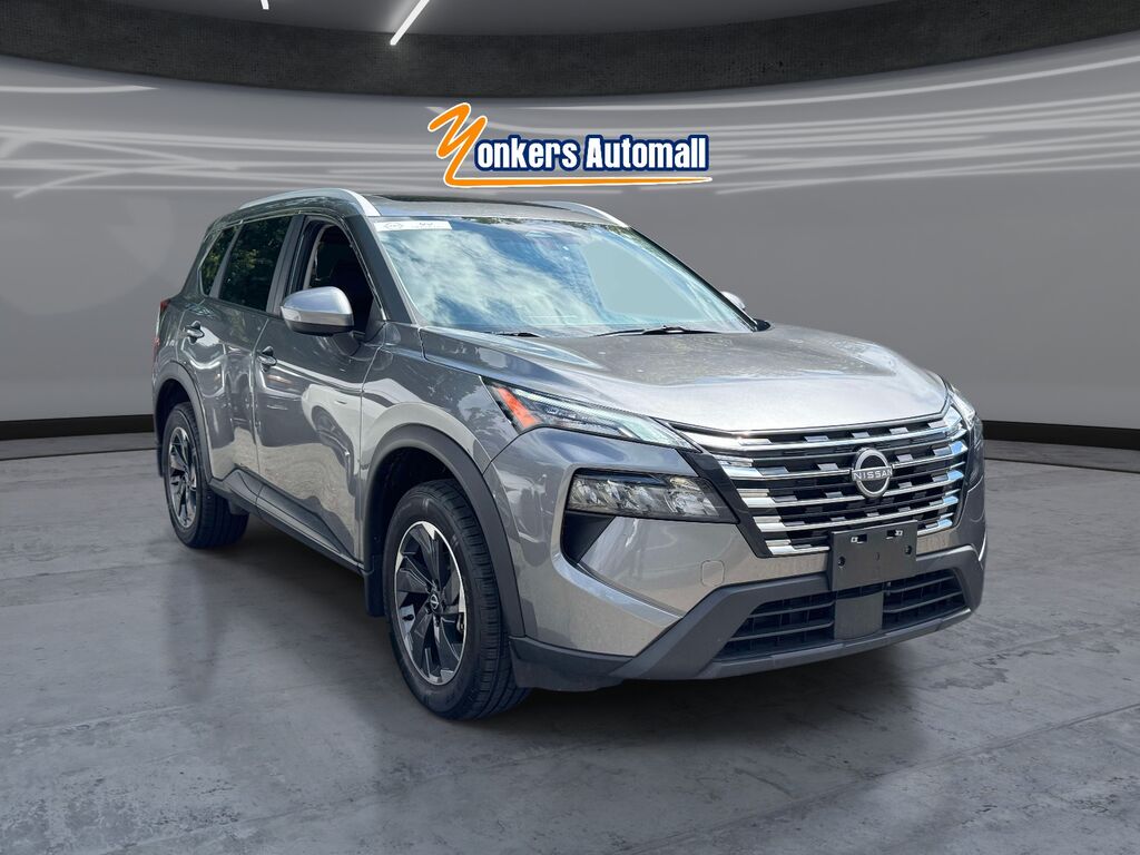2025 Nissan Rogue SV — photo 1 of 13