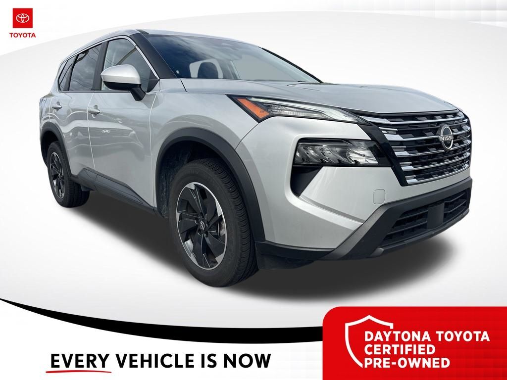 2025 Nissan Rogue SV — photo 1 of 10