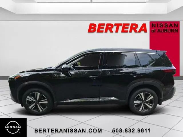 2023 Nissan Rogue SL — photo 1 of 13