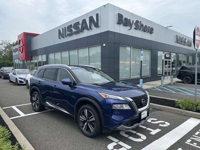 2023 Nissan Rogue SL — photo 1 of 13