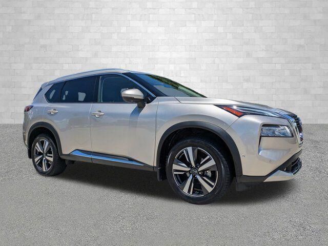 2022 Nissan Rogue Platinum — photo 1 of 13