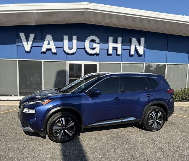 2023 Nissan Rogue Platinum — photo 1 of 1