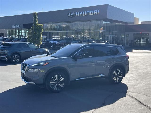 2022 Nissan Rogue Platinum — photo 1 of 13