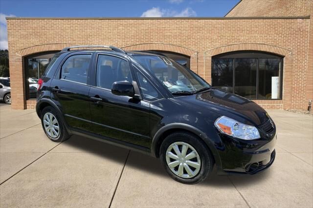 2011 Suzuki SX4 Crossover Premium — photo 1 of 13