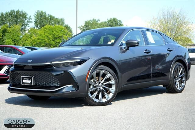 2023 Toyota Crown Limited — photo 1 of 13