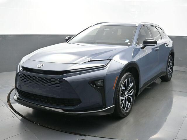 2025 Toyota Crown Signia XLE
