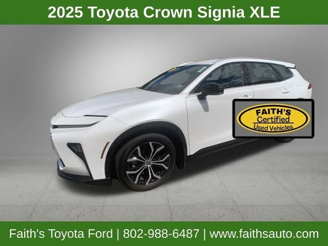 2025 Toyota Crown Signia XLE — photo 1 of 7