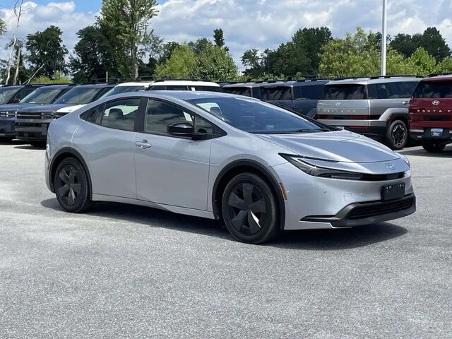 2025 Toyota Prius LE