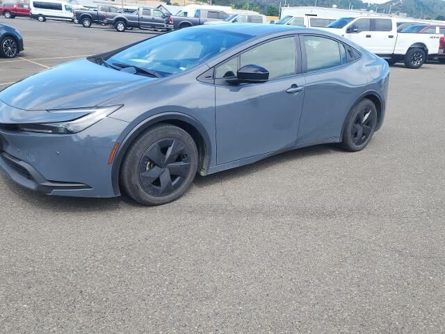 2023 Toyota Prius LE — photo 1 of 3
