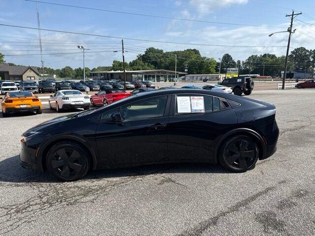 2025 Toyota Prius LE