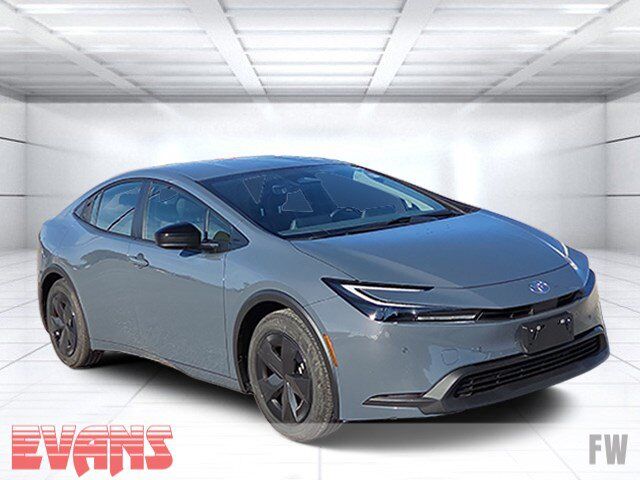 2025 Toyota Prius LE — photo 1 of 1