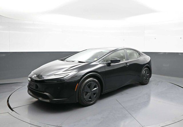 2025 Toyota Prius LE