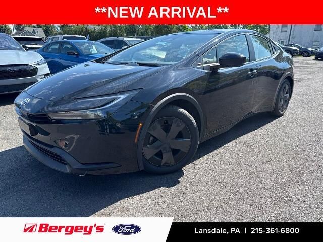 2023 Toyota Prius LE — photo 1 of 13