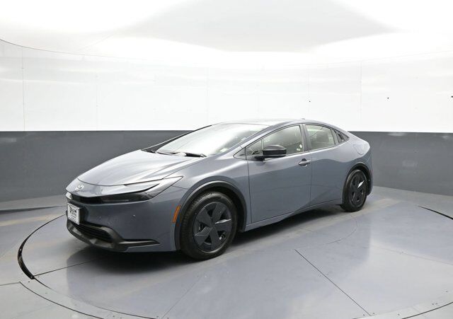 2025 Toyota Prius LE