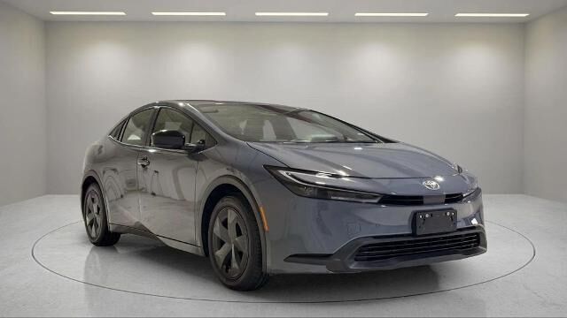 2025 Toyota Prius LE