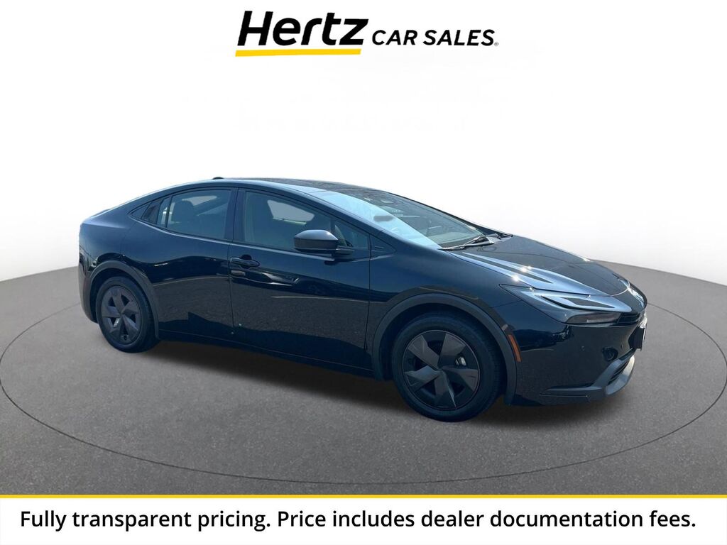 2025 Toyota Prius LE — photo 1 of 1