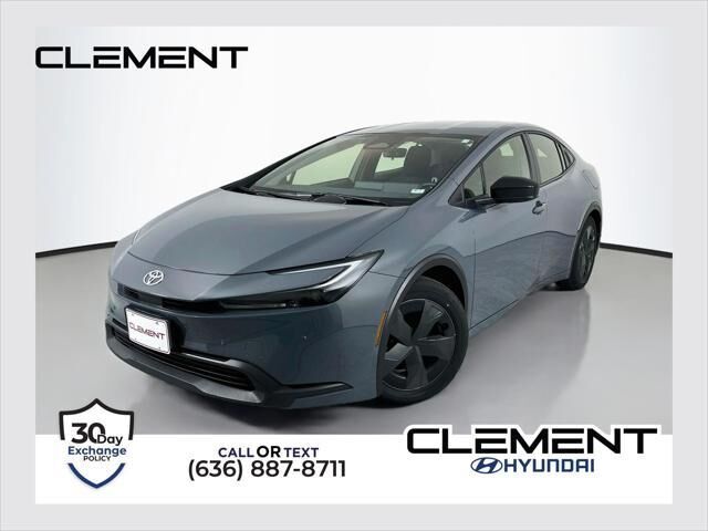 2026 Toyota Prius LE — photo 1 of 13