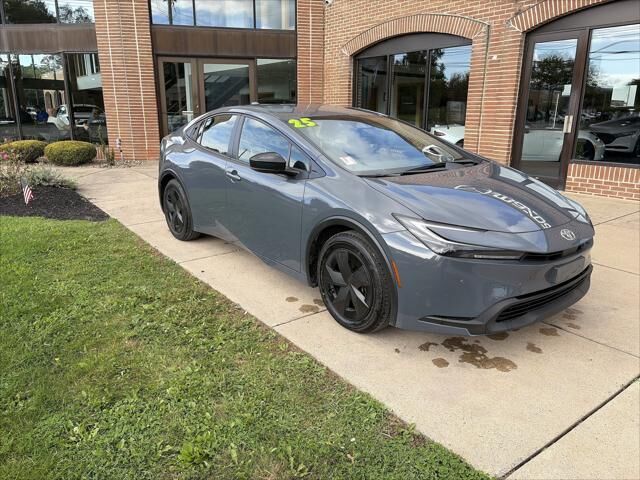 2025 Toyota Prius LE