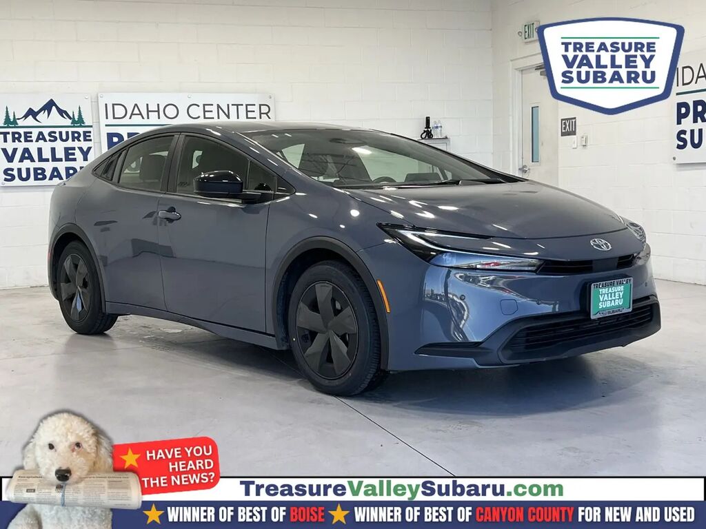 2025 Toyota Prius LE — photo 1 of 13