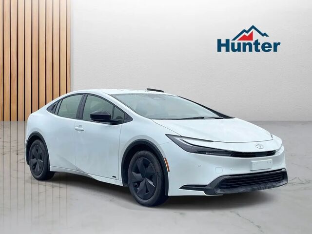 2025 Toyota Prius LE
