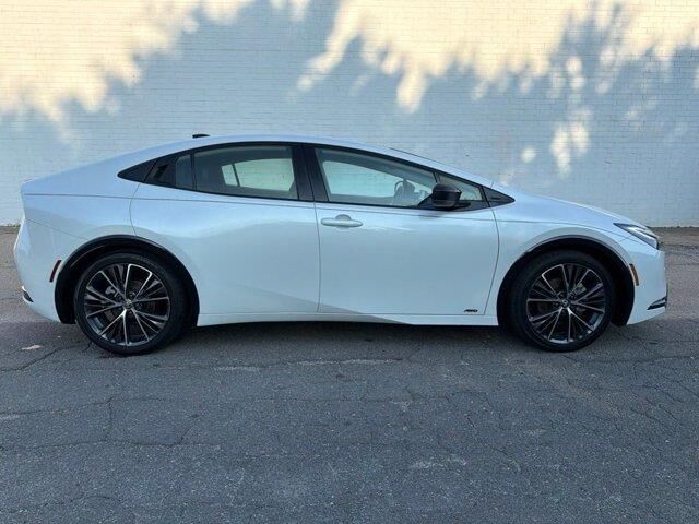 2025 Toyota Prius LE