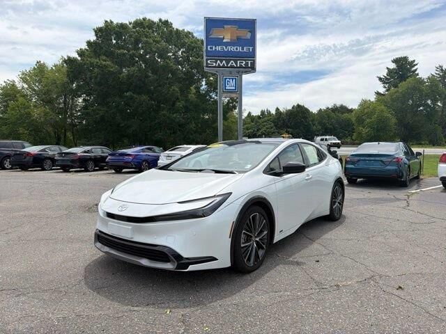 2025 Toyota Prius LE