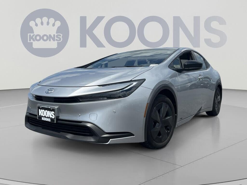 2025 Toyota Prius LE — photo 1 of 1