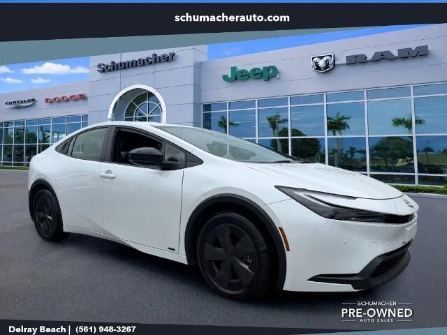 2025 Toyota Prius LE