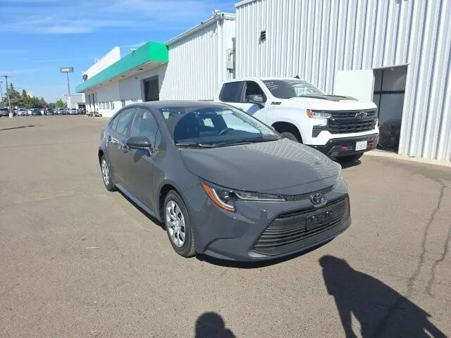 2026 Toyota Corolla LE — photo 1 of 5