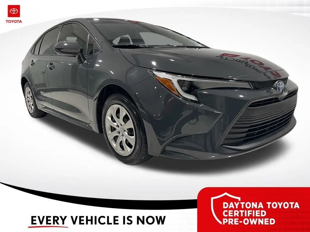 2025 Toyota Corolla Hybrid LE — photo 1 of 13