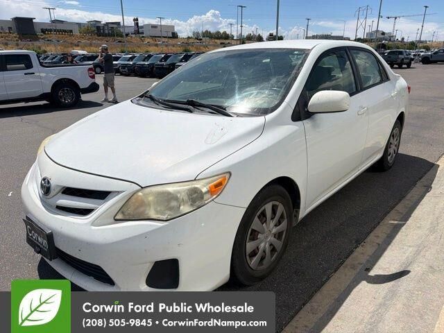2011 Toyota Corolla LE — photo 1 of 1