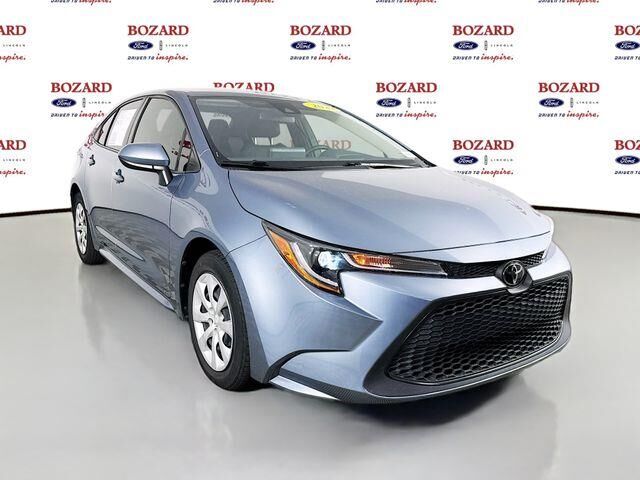 2022 Toyota Corolla LE — photo 1 of 3