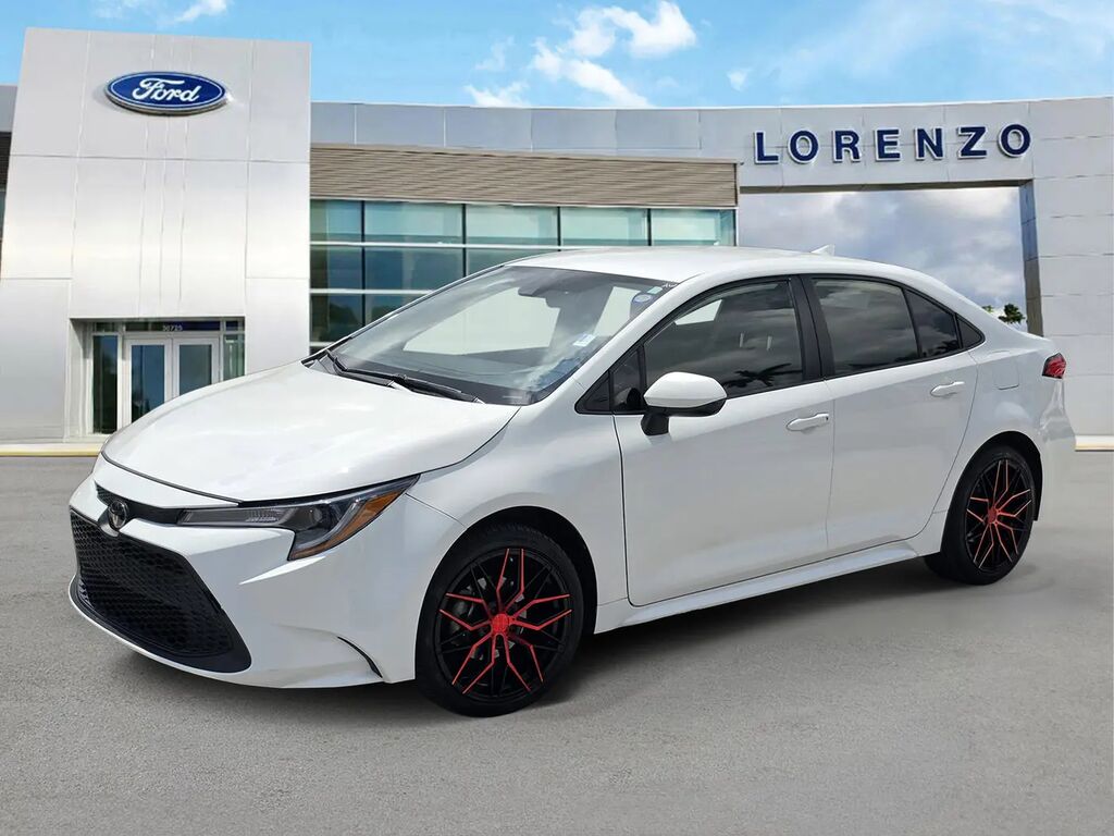 2021 Toyota Corolla LE — photo 1 of 13