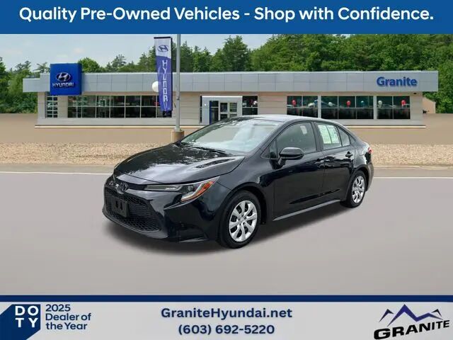 2020 Toyota Corolla LE — photo 1 of 13