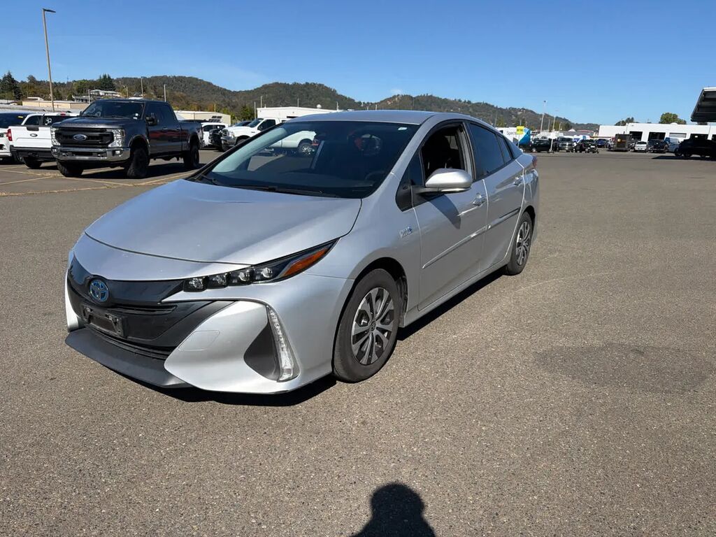 2022 Toyota Prius Prime XLE — photo 1 of 11